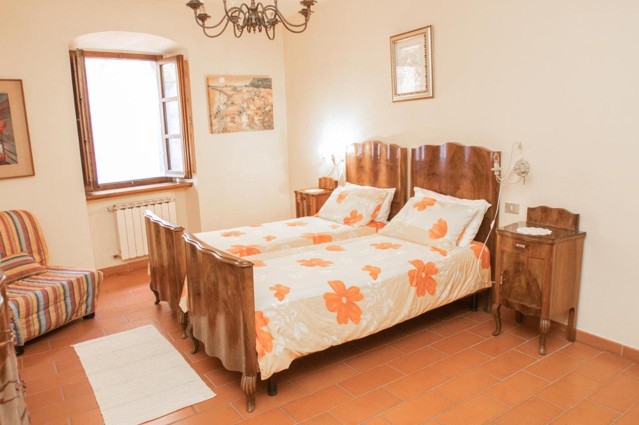 Palazzo Del Duca * Tavernelle (Massa-Carrara)